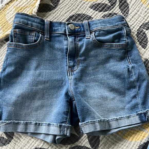 Old Navy bundle! 5 pairs of girls’ jeans shorts, size 12 - Picture 5 of 16